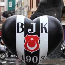 Beşiktaş Kartal Heykeli